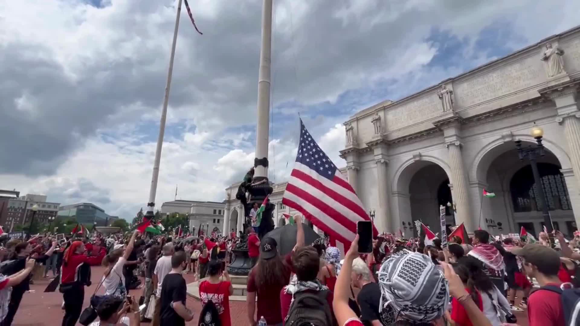 Union Station Riots DC Protests: Demonstrators at Union Station During Israeli Prime ...