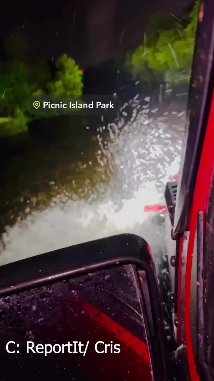 South Tampa Bay during the hurricane Jeep view WFLA